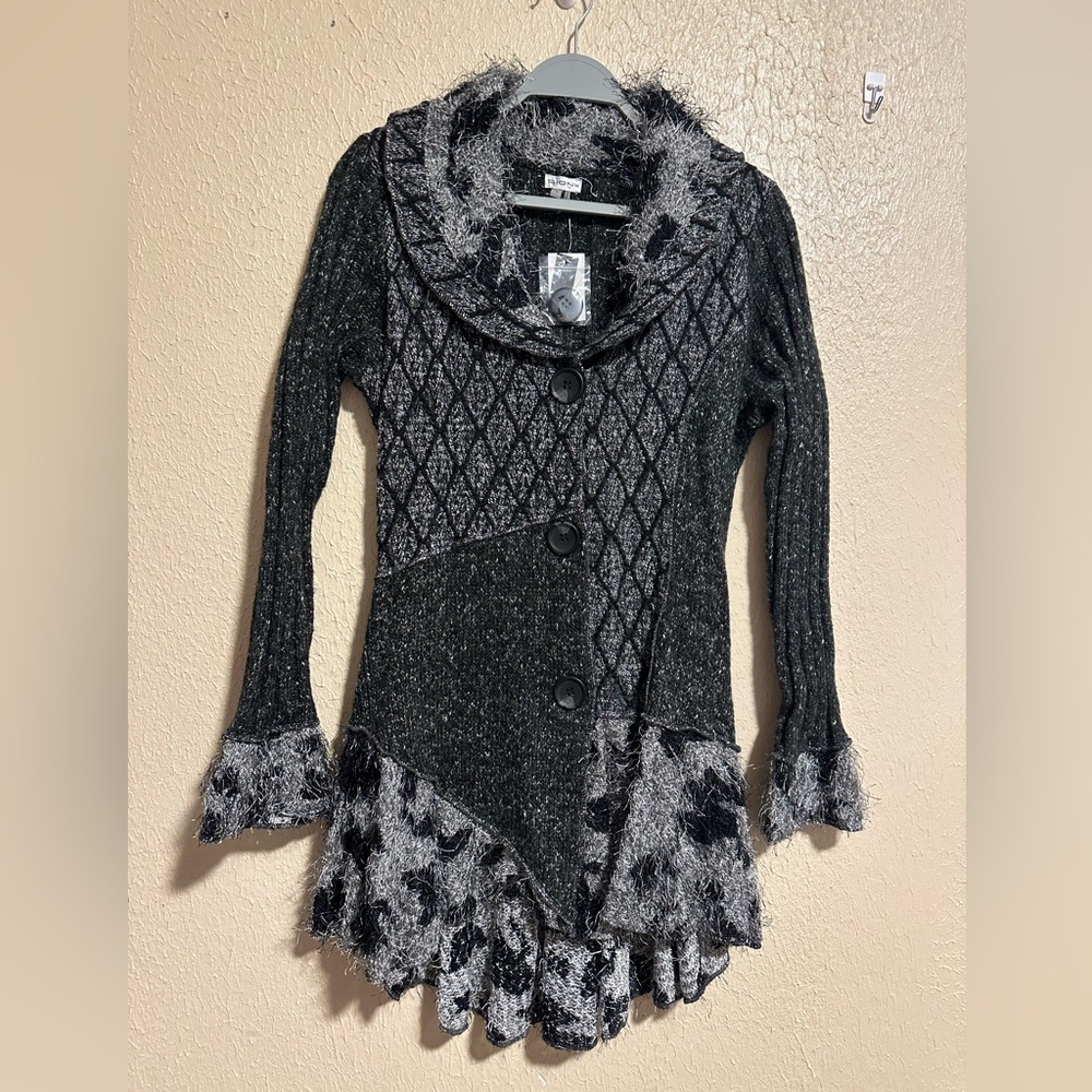 Sioni Cardigan Asymmetrical Size Large Fuzzy Animal Print Longline